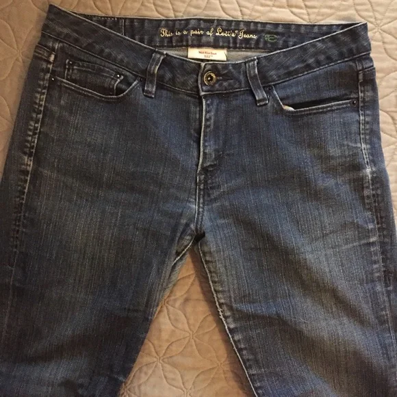 ✨👖 Levi's Mid Rise Bootcut 553 – For When You Wanna Kick It in Style 👖✨ - Picture 5 of 11